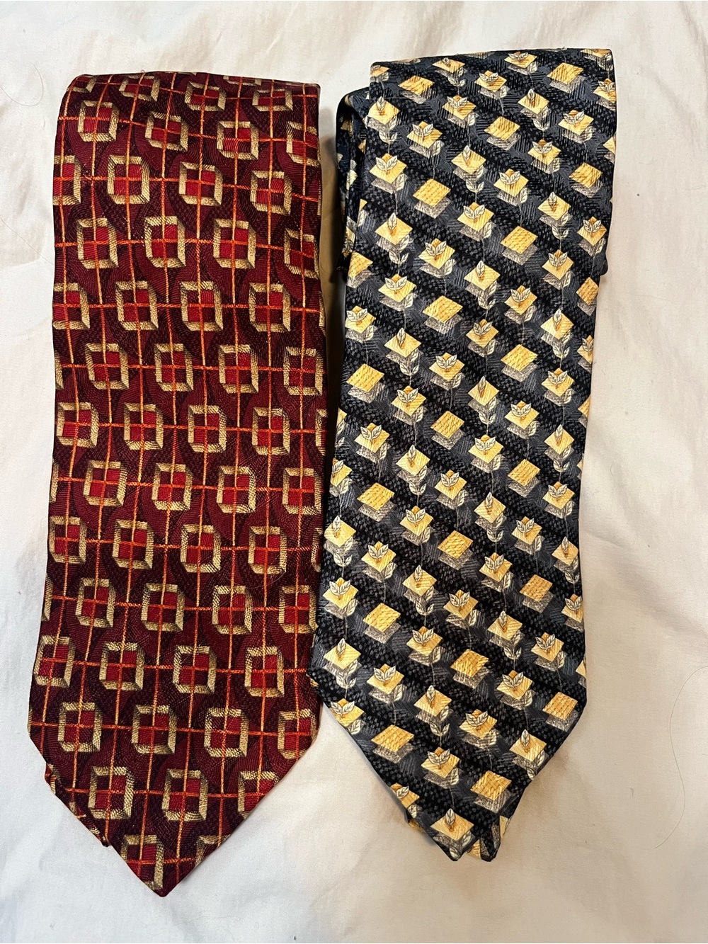 Ermenegildo zegna vintage red and blue geo and floral print silk tie bundle